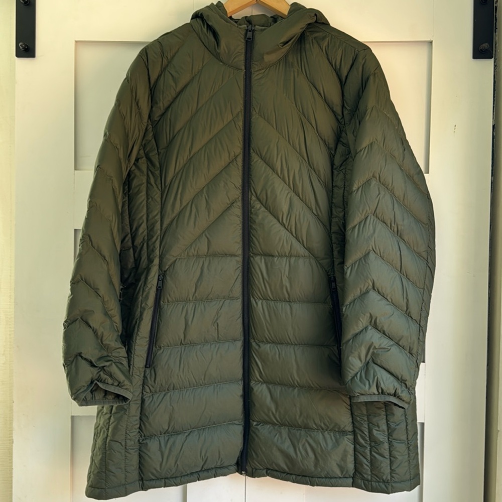 Down Light Weight Coat, Long, Forest Green, XL, EUC, packable, zipper pockets